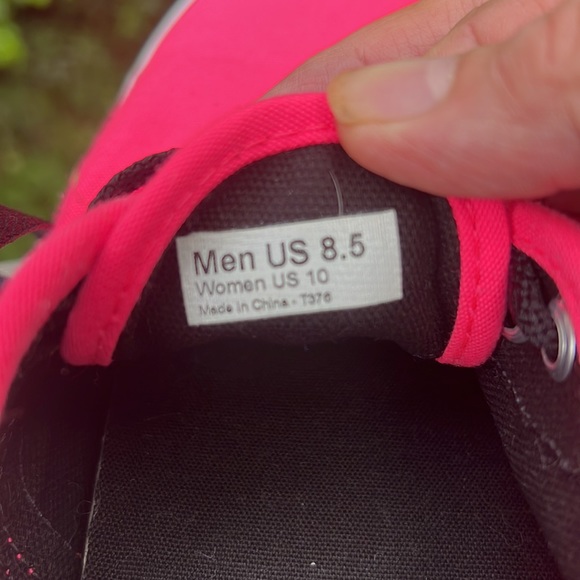 Vans Unisex Canvas Pink Sneakers Sz 10 NWOT - Picture 8 of 10